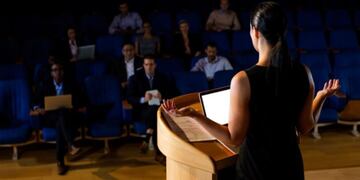 Cuáles son los 10 consejos de Harvard para hablar en público.
