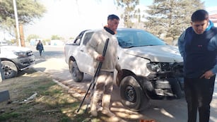 Así quedó la camioneta tras el choque en Río Segundo.