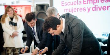 El Gobierno provincial y Toyota sellaron un convenio para capacitar e impulsar proyectos con herramientas reales y asesoramiento profesional.