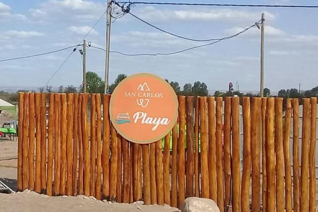 Cine a orillas del río Tunuyán.