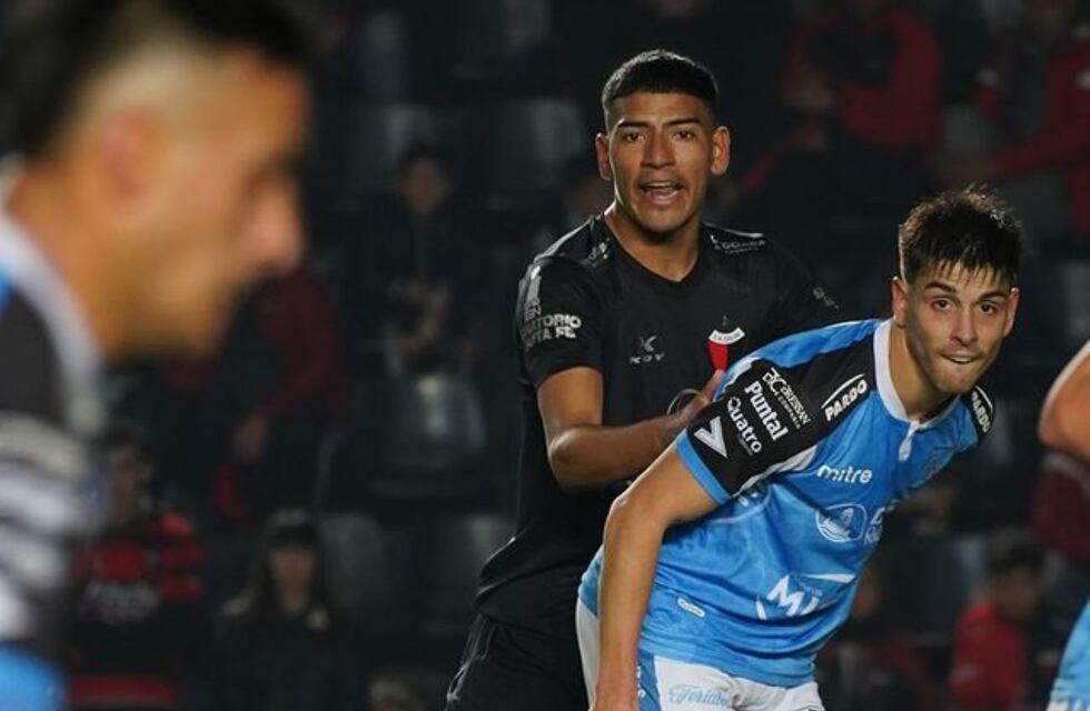 Estudiantes de Río Cuarto fue goleado por el puntero Colón en Santa Fe