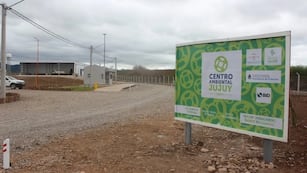 Las autoridades agradecieron la labor de brigadistas, personal operativo y emergencias, en respuesta a la contingencia que afectó al Centro Ambiental Jujuy (CAJ) el fin de semana pasado.