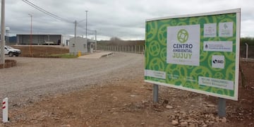 Las autoridades agradecieron la labor de brigadistas, personal operativo y emergencias, en respuesta a la contingencia que afectó al Centro Ambiental Jujuy (CAJ) el fin de semana pasado.