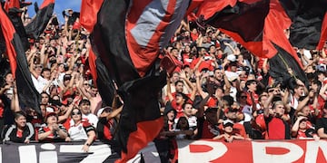 Las tribunas del Estadio Marcelo Bielsa quedaron repletas este domingo.