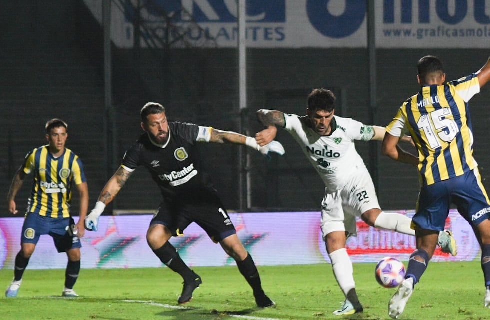 Sarmiento lo dio vuelta, cerró con 4 a 1 y mandó a Rosario Central a casa con las manos vacías