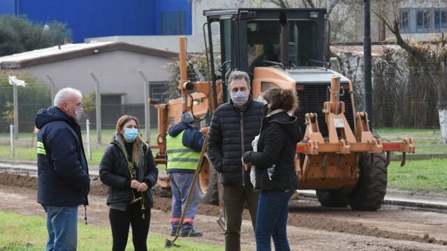 Recorrida por la obra de pavimento en Dean Funes