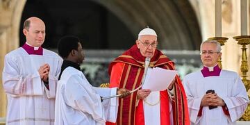 El Papa, durante el Angelus este Domingo de Ramos. (AFP)