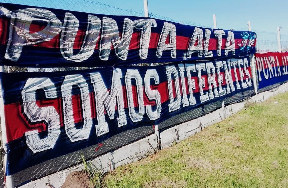 Hinchas de San Lorenzo realizan una campaña de calzado infantil en Punta Alta