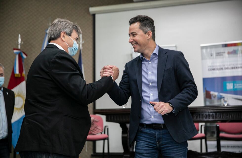 Llega Manuel Calvo a Carlos Paz para recorrer la obra de la Escuela Proa