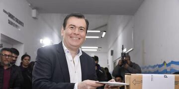 Gerardo Zamora, gobernador de Santiago del Estero, emitió su voto en las PASO 2023.
