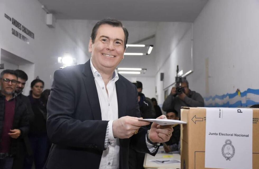 Elecciones 2023: votó Gerardo Zamora y sostuvo que las PASO son “una encuesta real” para octubre