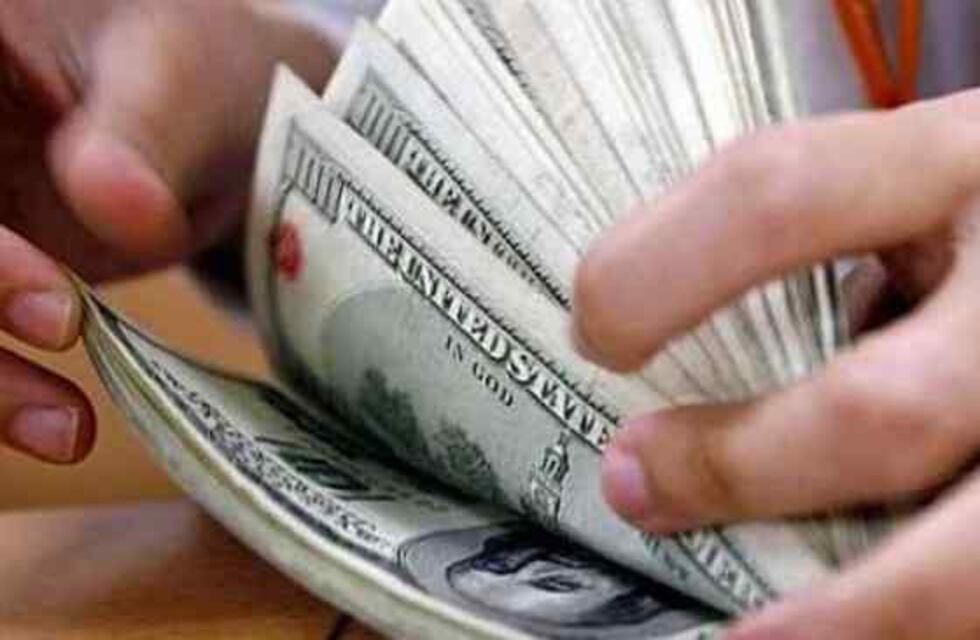 El dólar blue saltó a $185: ya ganó $17 en julio y se acerca a su máximo histórico