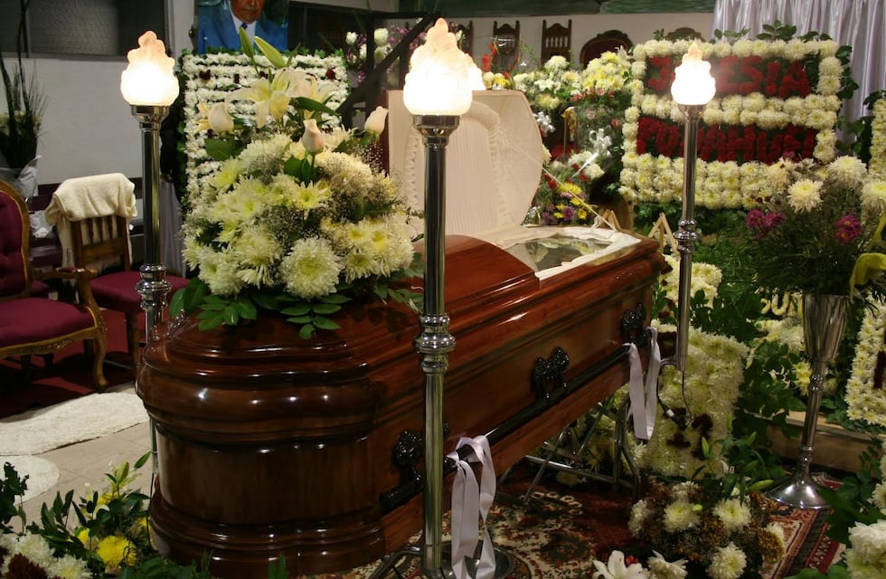 Condenaron a una funeraria de Córdoba y a la UNC por entregar un cadáver equivocado