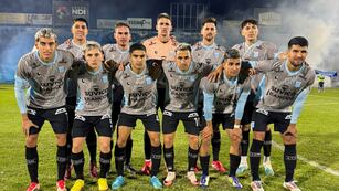 La formación de Racing en el partido en Salta, donde pierde ante Gimnasia y Tiro (Prensa Racing).