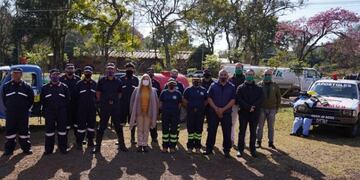 Bomberos Voluntarios de Apóstoles recibieron vehículos e insumos.