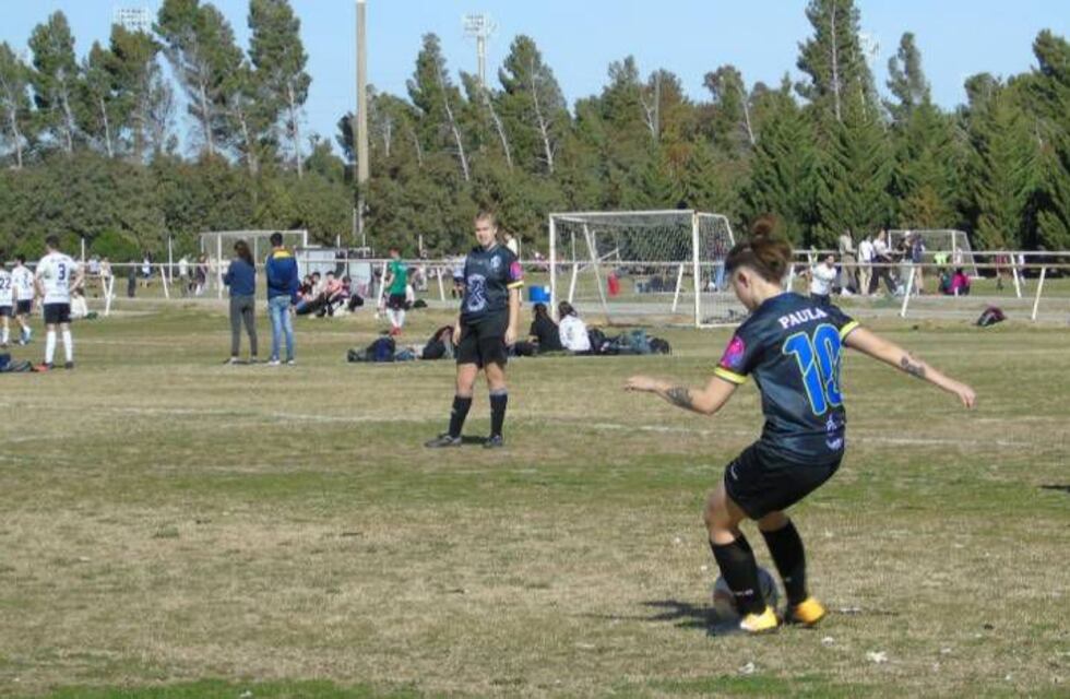 Campaña solidaria por una futbolista puntaltense