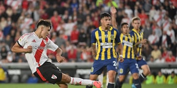 Pablo Solari metió un doblete en el Monumental.