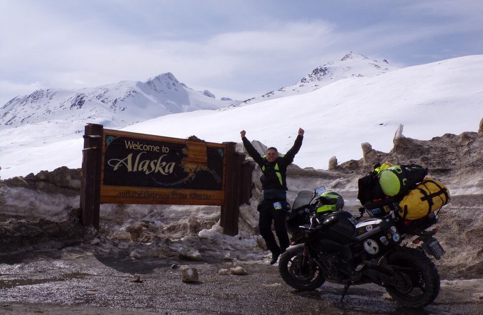 Tras cinco años viajando, un motociclista cordobés llegó a Alaska y ahora sueña con visitar Cordova