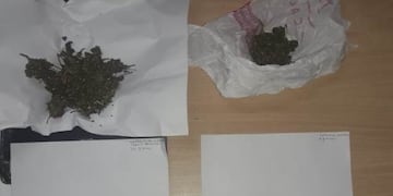 Tres jóvenes intentaron ingresar drogas ocultas en alimentos a un detenido en Posadas