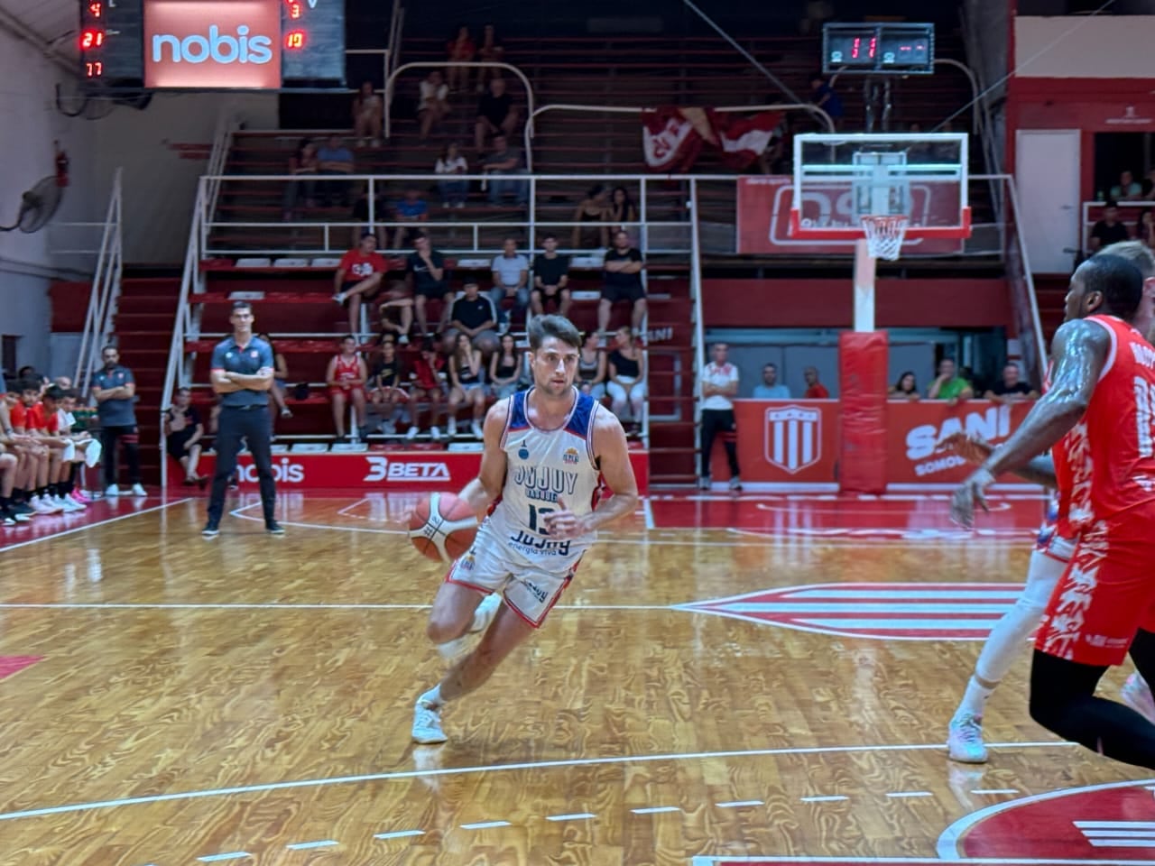 El equipo dirigido por Guillermo Tasso tendrá cinco partidos consecutivos como local para buscar la recuperación.