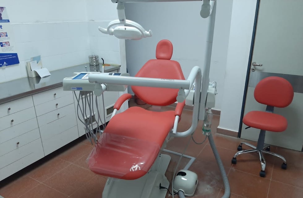Dos nuevos sillones odontológicos para el  Servicio de Odontología del Hospital Pirovano