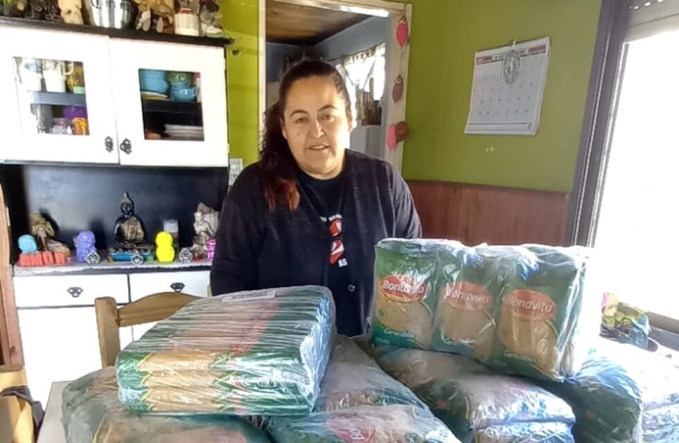 Por La Huella Moto Turismo Tres Arroyos donó alimentos no perecederos