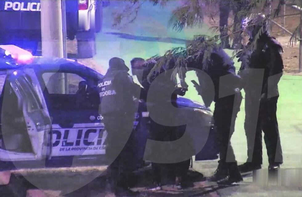 Video: intentaron huir de la Policía cruzando el río Suquía a nado y fueron atrapados