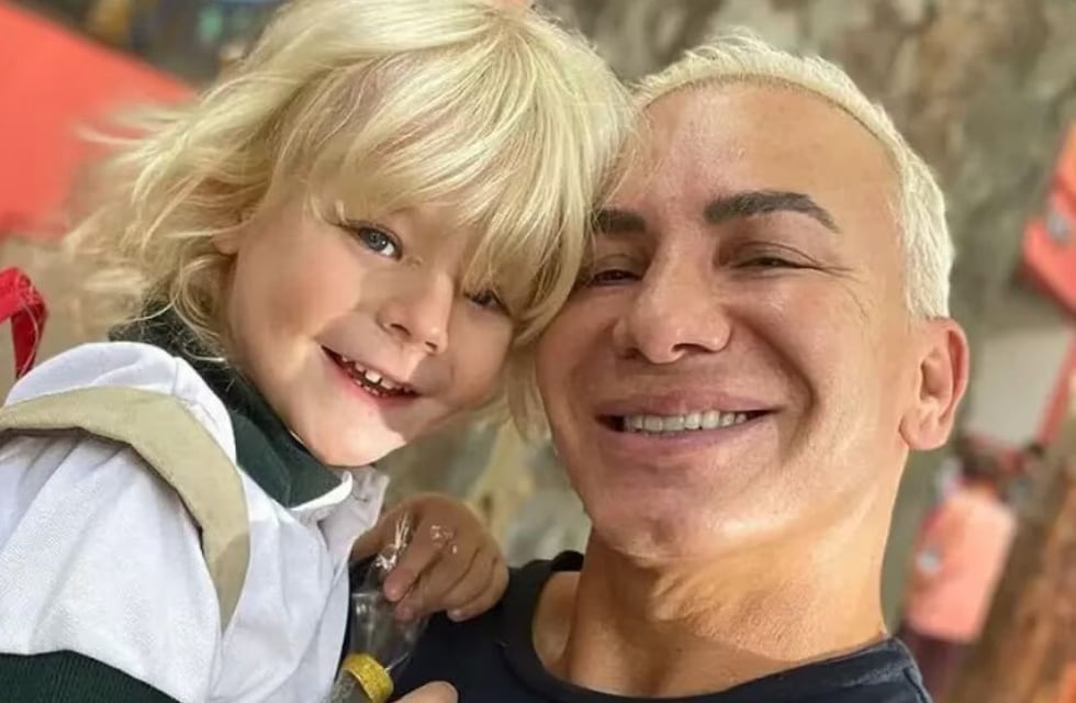 El sencillo regalo que Flavio Mendoza le dio a su hijo Dionisio y que causó sorpresa en las redes