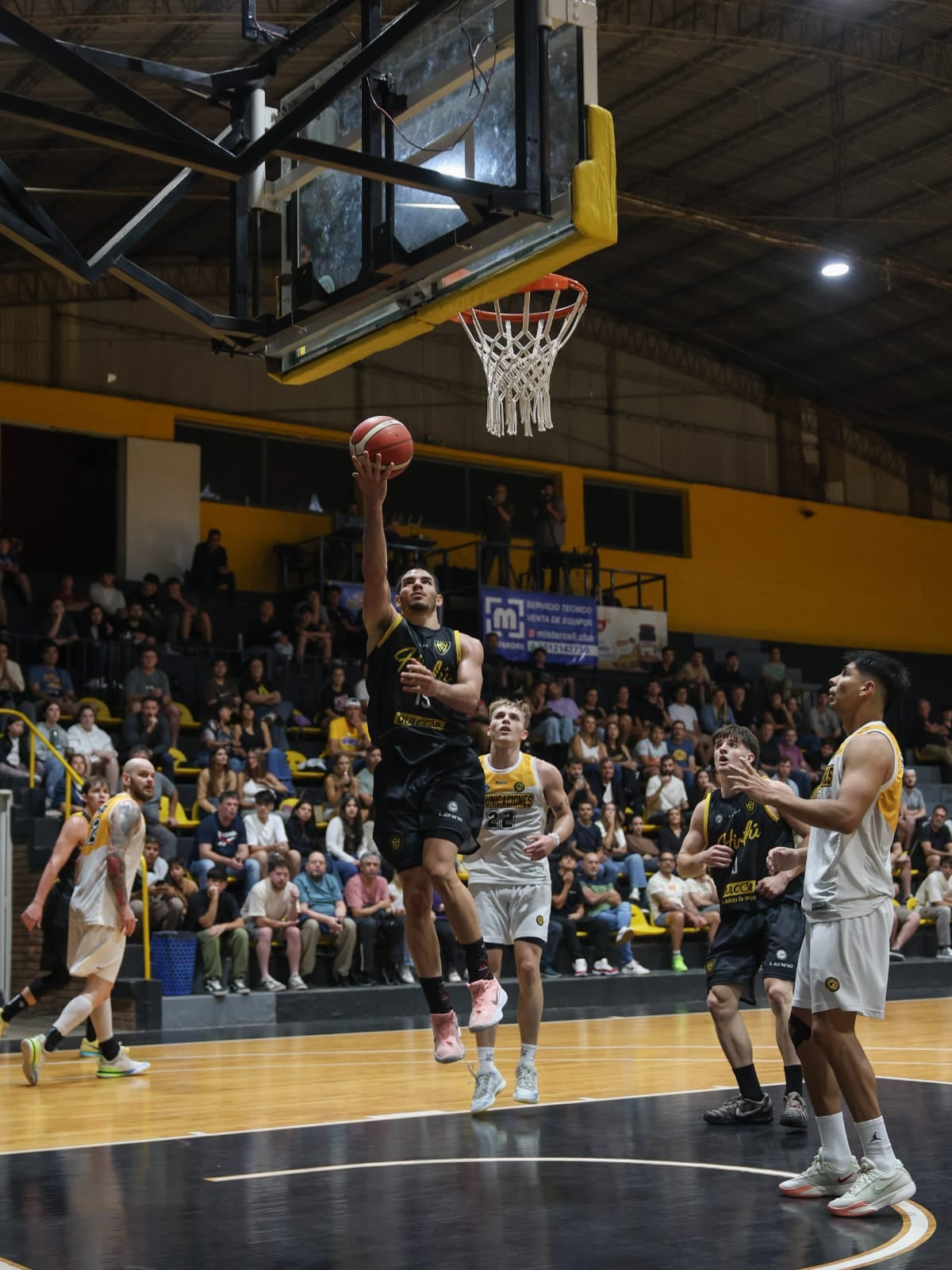 Hindú Club le ganó a Comunicaciones en Córdoba
