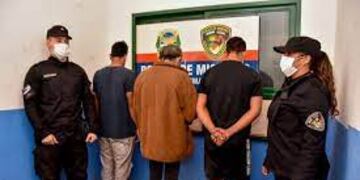 Muerte en Miguel Lanús: un joven de 23 años falleció de un disparo e investigan su deceso.