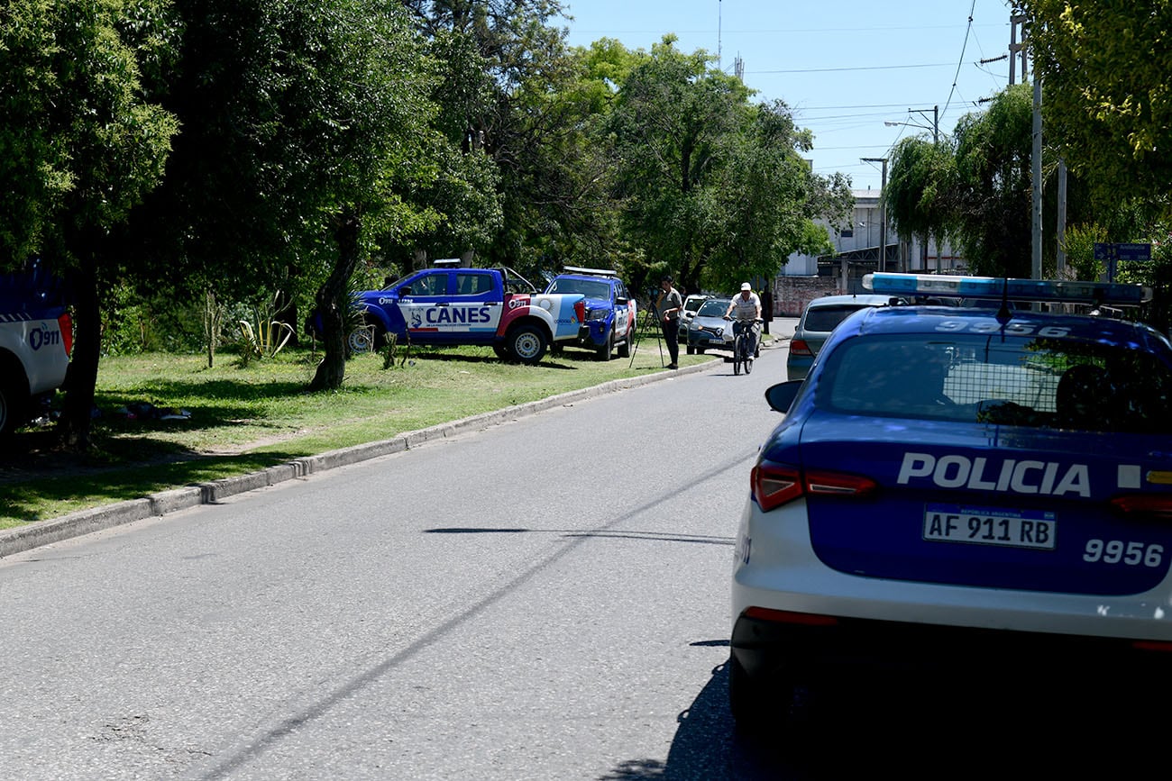 Encontraron restos humanos en una bolsa en el barrio General Urquiza. (Ramiro Pereyra / La Voz)