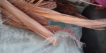 El joven intentó cortar cables subterráneos