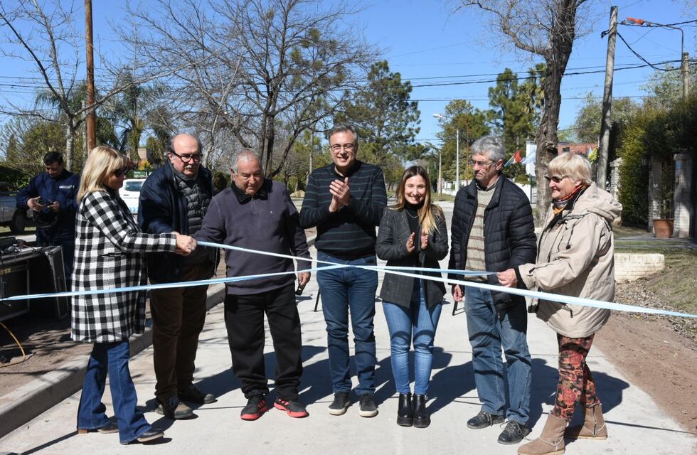 Se habilitó un nuevo tramo de pavimento en los barrios Villa Los Álamos y Villa Aero Club