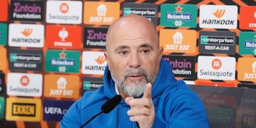El exseleccionador de Argentina y Chile tiene 63 años.