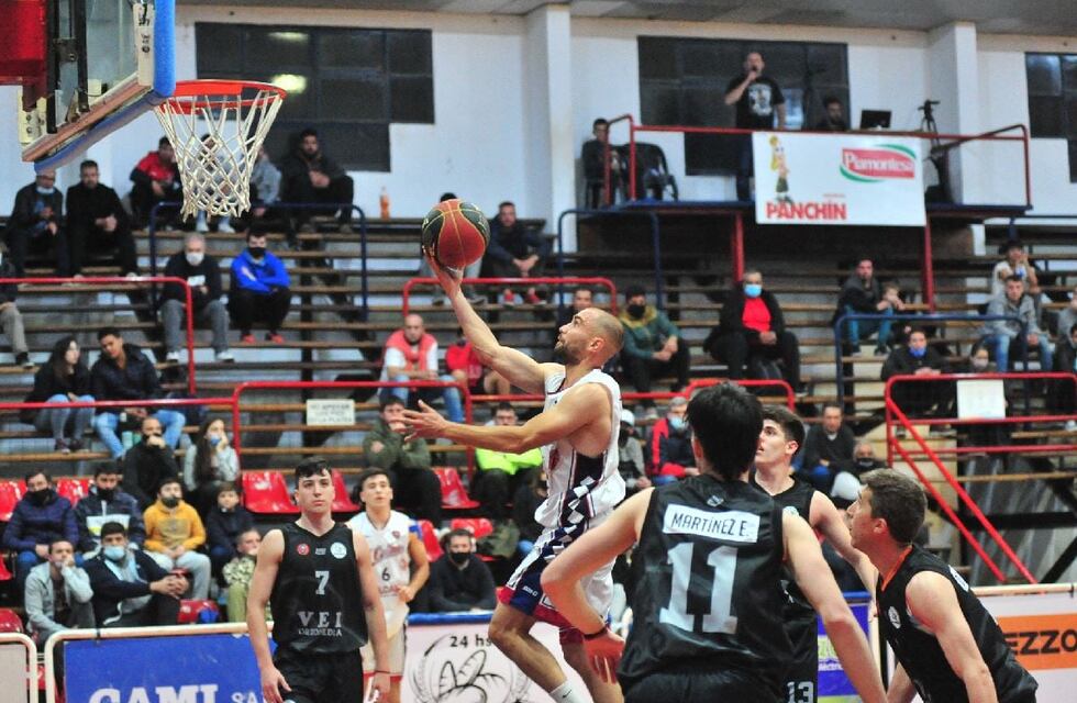 Se vienen los playoffs en el asociativo de básquet