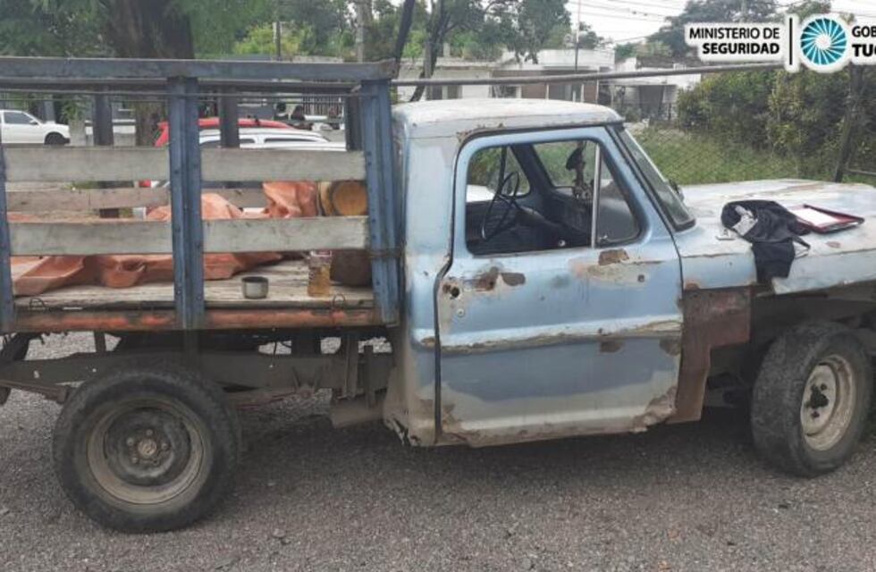 Pasó en rojo, se negó a detenerse y quiso atropellar a un policía: quedó detenido