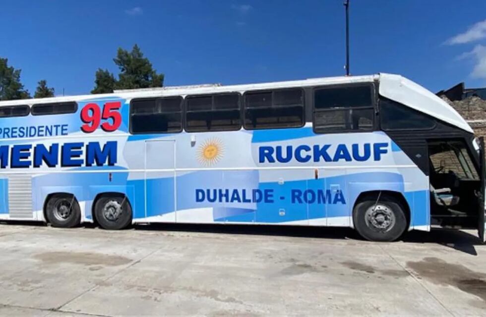 Se subastó el “Menemóvil”, la casa rodante que Carlos Menem usó para su reelección presidencial