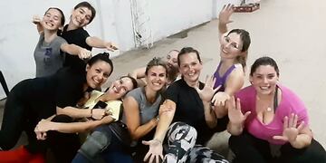 Las chicas iban a ir a su primera competencia internacional de patinaje en Brasil.