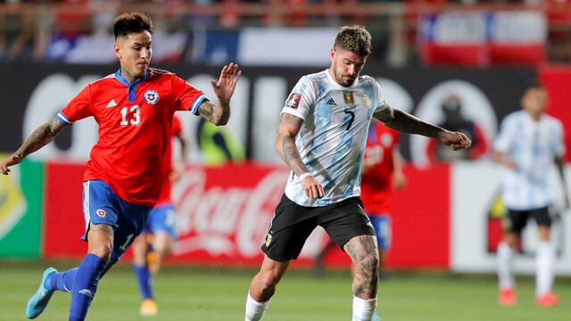 Rodrigo De Paul, uno de los referentes de la selección, planteó el mal trato recibido por Argentina en Chile. Afuera por amarillas (AP).
