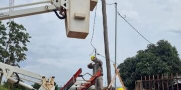 Puerto Iguazú: regularizan conexiones de energía eléctrica.
