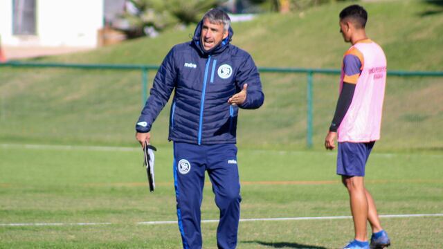 Gabriel Gómez continuará como técnico de Independiente Rivadavia.