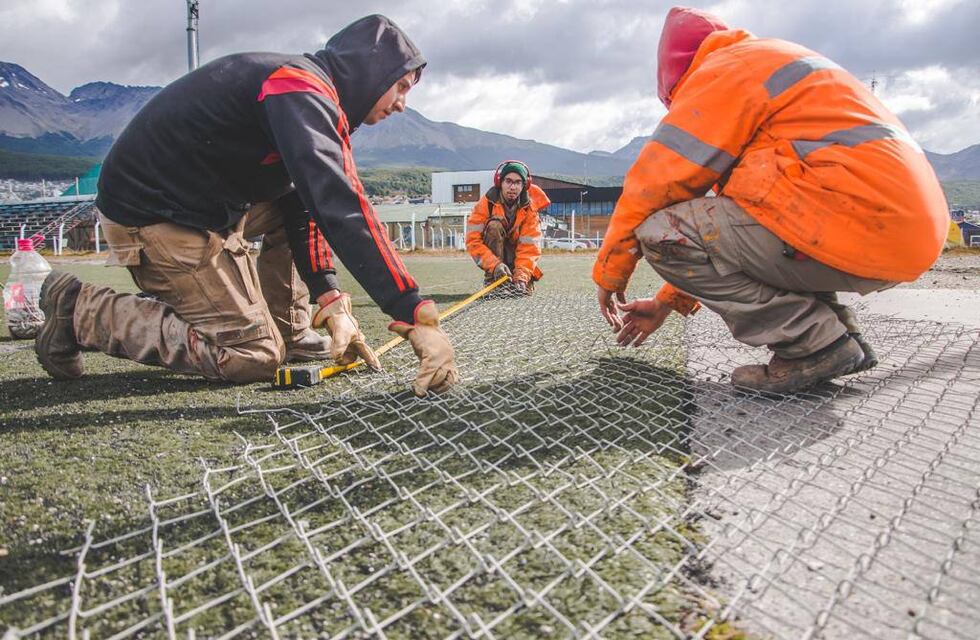 Ushuaia: se están llevando a cabo trabajos para la puesta en valor de la cancha “Hugo Lumbreras”