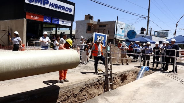 Finalizó la instalación del primer tramo del Nuevo Acueducto en Avenida Cárcano