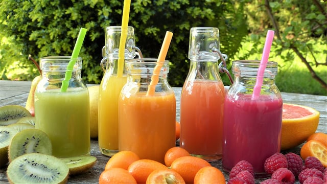 Licuado de naranja: ¿cuál es la diferencia con el jugo exprimido y por qué es más saludable?