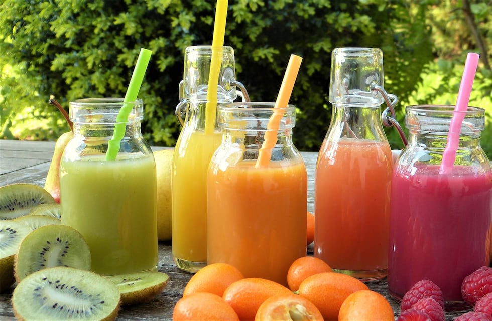Licuado de naranja: ¿cuál es la diferencia con el jugo exprimido y por qué es más saludable?