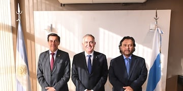 Osvaldo Jaldo recibió a los gobernadores de Jujuy y Salta para inaugurar la jornada regional sobre energía limpia.