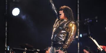 La Mona cumplió 40 años como cantante solista.
