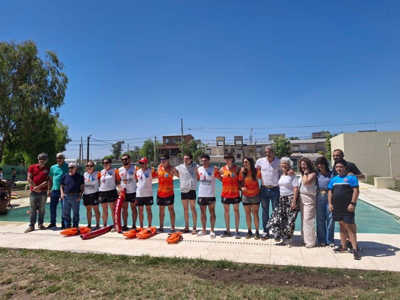 Se inauguró la temporada en el Natatorio Municipal que desde hoy lleva el nombre de “Hiram Silvestre Stefanini”