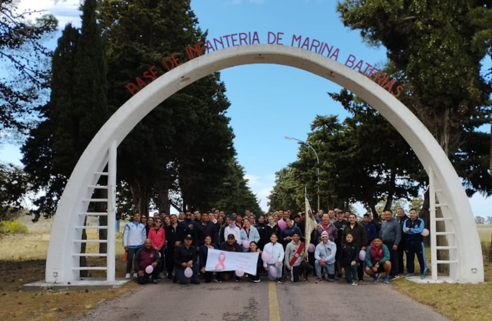 Actividades de concientización sobre el cáncer de mama en Puerto Belgrano y Base Baterías