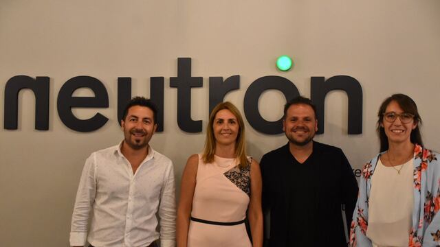 La presidenta del Honorable Concejo Deliberante, Marina Sánchez Herrero, visitó Neutron Aceleradora, junto a las concejales Marianela Romero (UCR) y Marina Santoro (Frente de Todos).